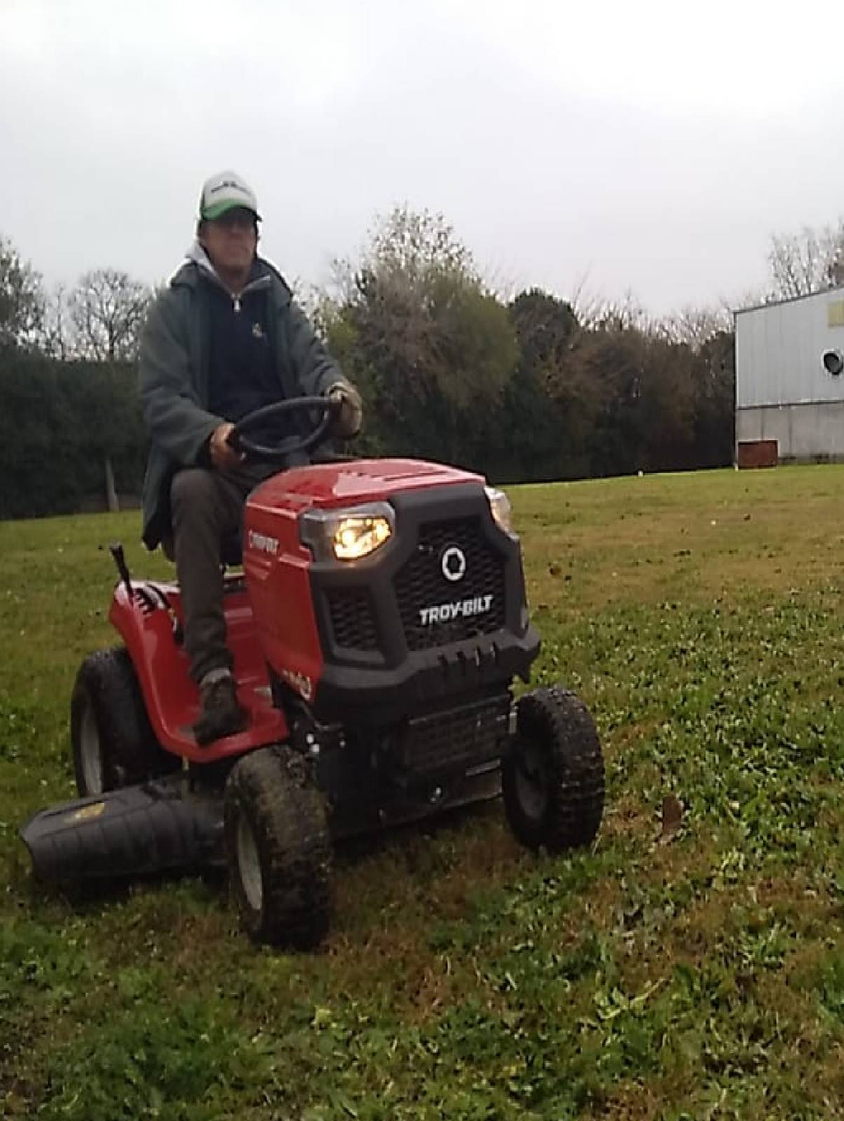 Corte de Pasto con Tractor Cortacésped para Empresas