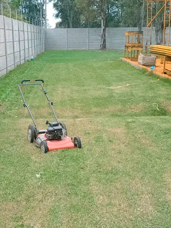 Servicio de Mantenimiento de Areas Verdes Para Empresas en Pilar - imagen 8