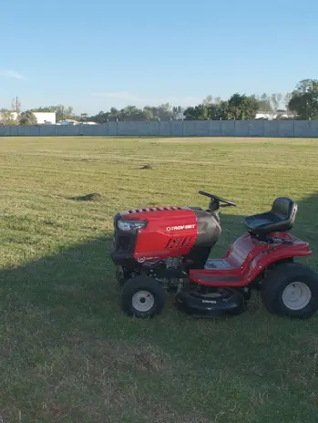 Corte de Pasto con Tractor Cortacésped para Empresas - imagen 1