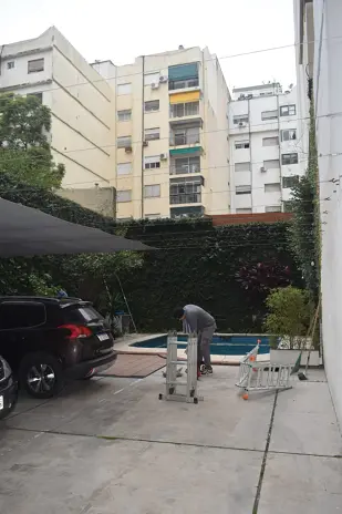 Corte de Enredadera y Mantenimiento de Jardín en un Consorcio de Parque Chacabuco - imagen 3